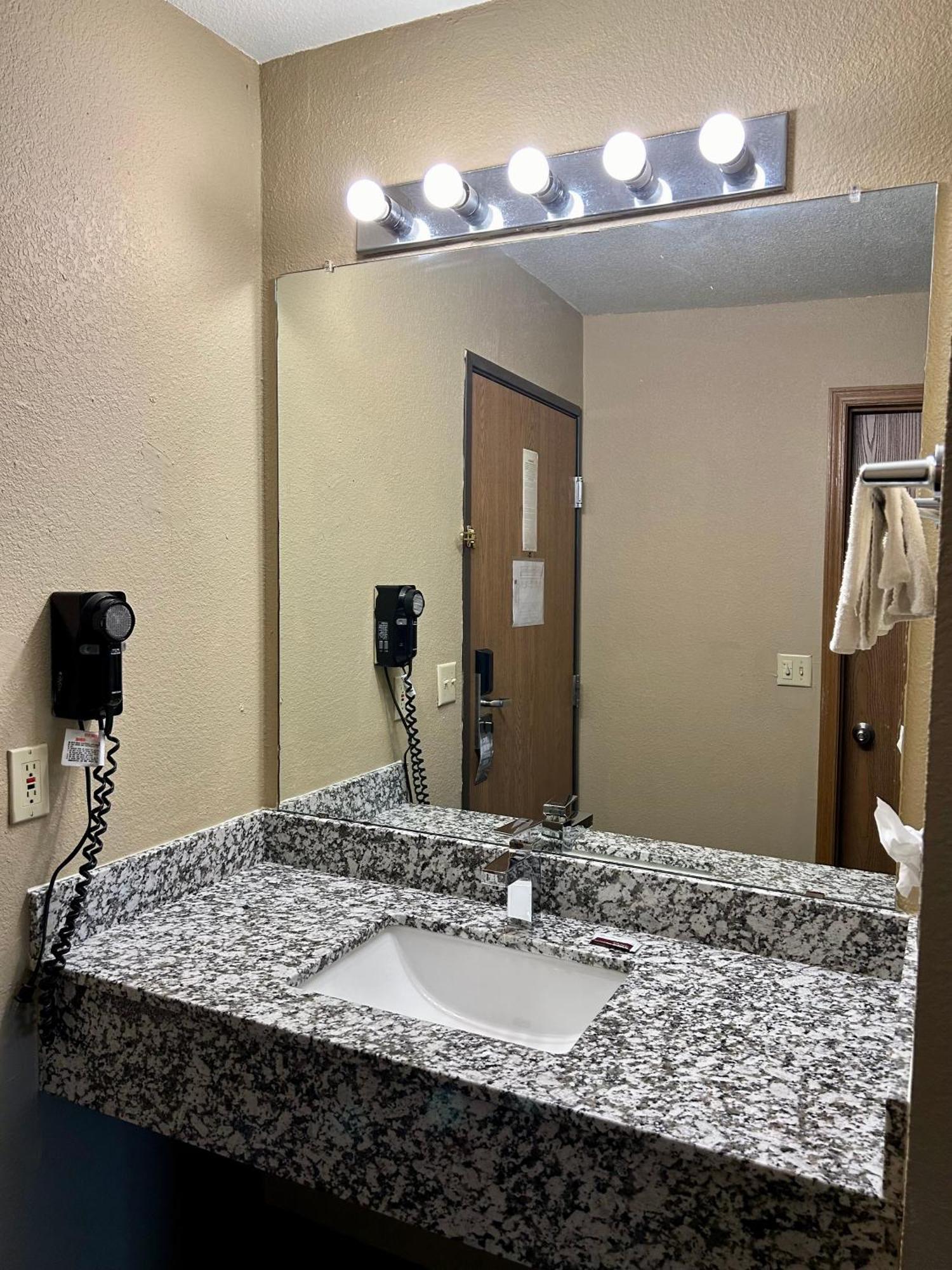 Super 8 By Wyndham Platte City Kansas City Area Ngoại thất bức ảnh